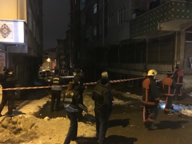 İstanbul'da Bir Apartmanın Çatısı Çöktü