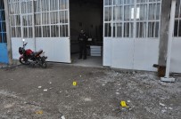 Mobilya Atölyesinde Silahlı Kavga Açıklaması 2 Yaralı