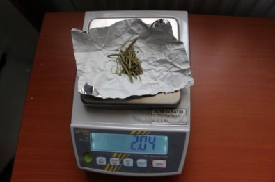 Şüpheli Araçtan Uyuşturucu Ve Av Tüfeği Ele Geçirildi