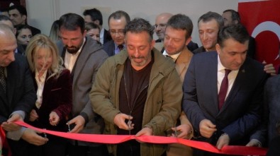 Cem yılmaz laboratuvar açtı