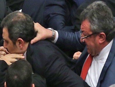 Yılmaz: Bana Kılıçdaroğlu'nun önünde kalleşçe saldırdı