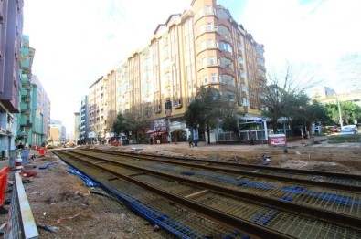 Adliye Ve Yeni Cuma Önünde Tramvay Çalışmaları İlerliyor