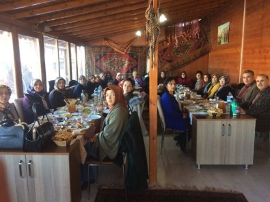 MHP'li Kadınlar Kahvaltıda Bir Araya Geldi
