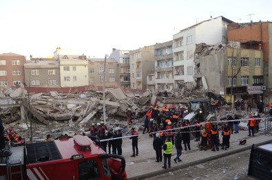 Zeytinburnu'nda 7 Katlı Bina Çöktü Açıklaması 1 Ölü