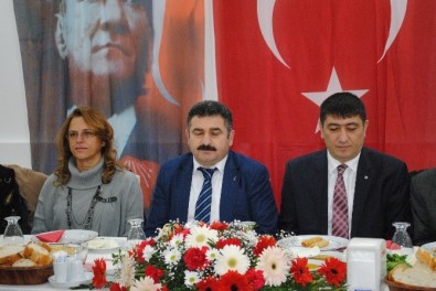 CHP Çorum Teşkilatları Gazetecilerle Biraraya Geldi