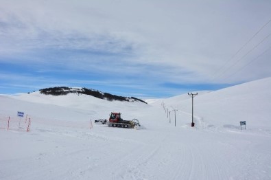 Kayak Merkezinin Yolu Açıldı