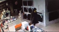 MASKELİ SOYGUNCU - Mağazadan Televizyon Çalan Hırsızlar Kayıplara Karıştı