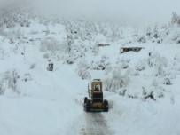 YARPUZ - Osmaniye'de Kapanan Yollar Açıldı