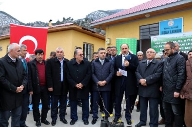 Aladağ'da Kıl Keçisi, Ceviz Ve Elma Fidanı Dağıtıldı