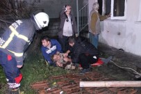 İTFAİYE MÜDÜRÜ - Alevlerin Arasına Dalıp Komşusunu Kurtardı