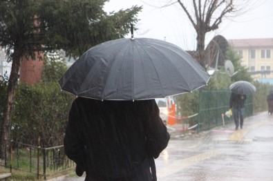 Bursalılar Yağmura Hazırlıksız Yakalandı