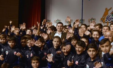 Kepez'in Yıldızları Eğitim Ve Spor Projesi' Kapsamında 300 Öğrencinin Katılacağı 2017 Eğitim Sezonu Törenle Açıldı.