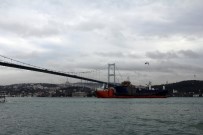 QUEBEC - İstanbul Boğazı'nda İlginç Görüntü