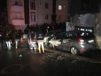 Sancaktepe'de Park Halinde Bulunan İki Otomobil Alev Alev Yandı