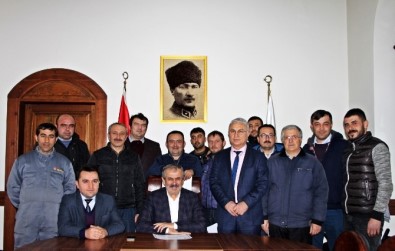 Başkan Ayanoğlu'dan Belediye Personeline Takdirname