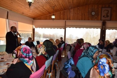 Başkan Üzülmez, Kadınlar Kulübü'nün Toplantısına Katıldı