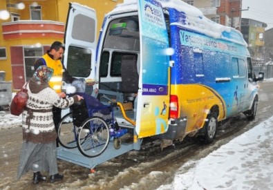 Gebze Belediyesi, Engelli Vatandaşları Hastanelere Ücretsiz Taşıyor