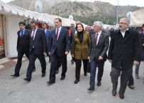 HACı FEVZI AKDOĞAN - Kamu Başdenetçisi Malkoç Gaziantep'teki Çadır Kenti Ziyaret Etti