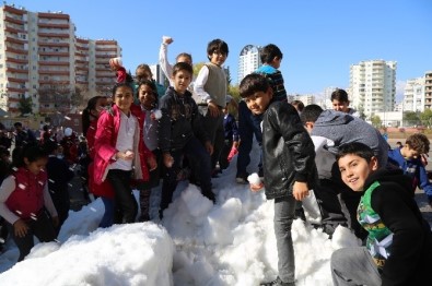 Mezitli Belediyesi 'Kar'ı Çocukların Ayağına Getirdi