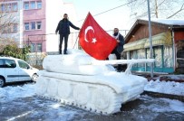 İNTERNET KAFE - 4 Ton Kar Kullanarak Tank Yaptılar