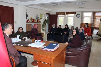 AK Parti Kadın Kollarından Başkan Karakullukçu'ya Ziyaret