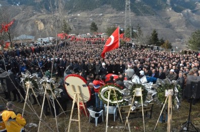Diyarbakır'da Şehit Olan Polis Memuru, Trabzon'da Dualarla Uğurlandı