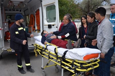 Milas'ta Yola Fırlayan Çocuk Yaralandı