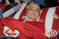 Takımının Maçını 15 Dakika Da Olsa Canlı İzledi