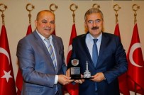 EROL AYYıLDıZ - Taksi Sahiplerinden Vali'ye Anlamlı Ziyaret