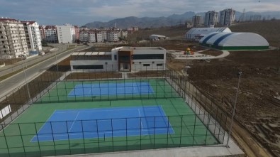 Tenis Kortları Nisan'da Açılıyor