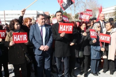 Niğde CHP 'Ayağa Kalkıyoruz' Sloganıyla Meydanlarda