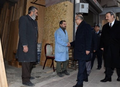 Vali Mahmut Demirtaş, Saydam Caddesi Esnafını Ziyaret Etti