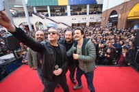 AYHAN TAŞ - 'Çalgı Çengi İkimiz' Filminin Oyuncuları Forum Mersin'de Hayranlarıyla Buluştu