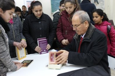 Eğitimci Yazar Doç. Dr. Halit Ertuğrul Hacıbektaşlı Öğrencilerle Buluştu