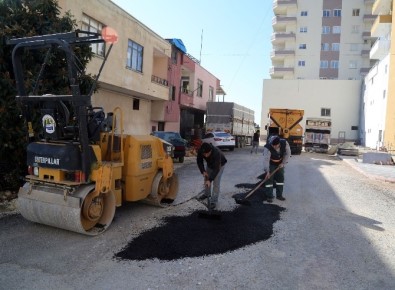 Erdemli'de Aşırı Yağıştan Etkilenen Yollar Düzeltiliyor