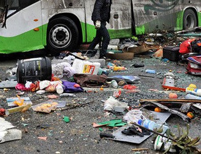 Okul servisiyle kamyon çarpıştı: 24 ölü