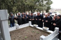 İLKER BAŞBUĞ - İlker Başbuğ, Bigalı Mehmet Çavuş'un Mezarını Ziyaret Etti