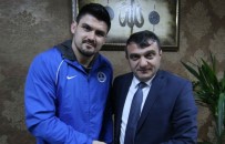 ALPARSLAN ARSLAN - Kocaeli Büyükşehir Kağıtspor 2017'Ye Altın Madalya İle Başladı