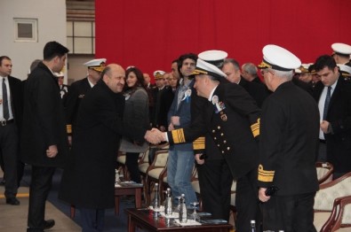 Milli Savunma Bakanı Fikri Işık, İstanbul Fırkateyn'i Sac Kesme Törenine Katıldı