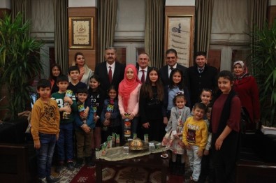 Sevgi Evleri'nde Kalan Çocuklardan Başkan Yılmaz'a Ziyaret