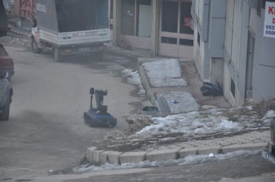 Tunceli'de Şüpheli Bavul Polisi Alarma Geçirdi