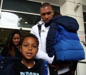 Beşiktaş Antalya'da Çiçeklerle Karşılandı