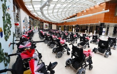 Büyükşehir'den 80 Tekerlekli Sandalye Dağıtımı