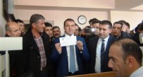 NÜFUS MÜDÜRLÜĞÜ - Erciş'te İlk Çipli Nüfus Cüzdanı Kaymakam Yaşar'a Verildi