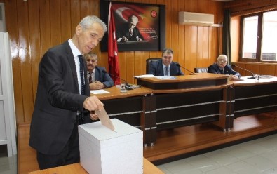 İl Genel Meclisi Denetim Komisyonuna Üye Seçimi Yaptı