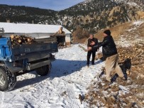 Koyulhisar'da İhtiyaç Sahiplerine Odun Yardımı