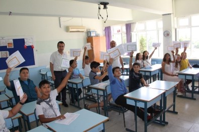 Aydın'da 175 Bin Öğrenci Karne Heyecanı Yaşadı