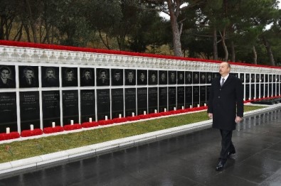 Azerbaycan 20 Ocak Şehitlerini 27. Yıl Dönümünde Anıyor