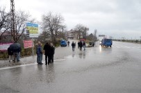 KARADENIZ SAHIL YOLU - Eşini ve kayınvalidesini yol kenarında öldürdü