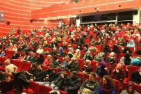 GEBZELI - Gebze'de 'Ziyafet Sofrası' Tiyatro Oyununa Büyük İlgi